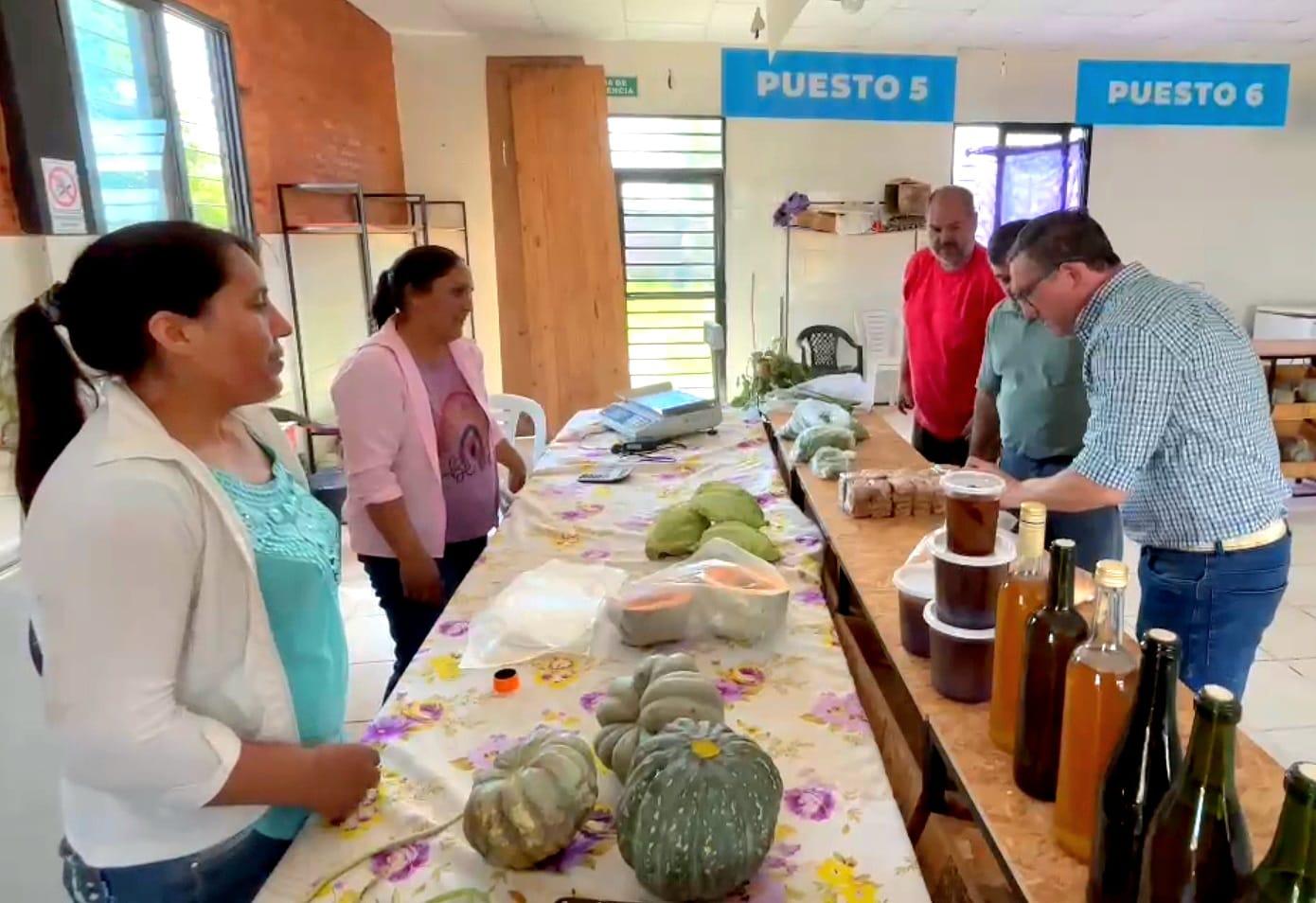 CAMPO: ASISTENCIA Y CAPACITACIÓN A PRODUCTORES