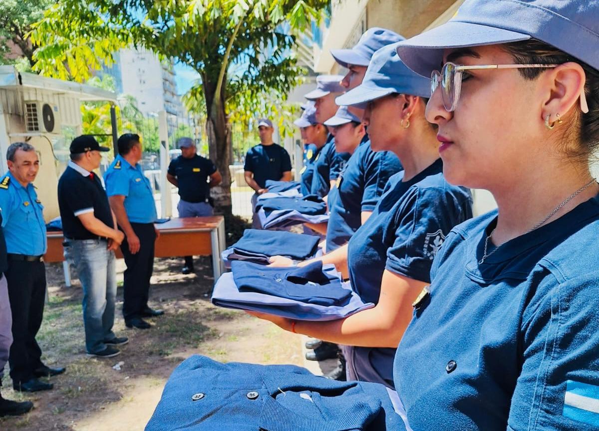 CASA DE GOBIERNO: 75 NUEVOS UNIFORMES PARA EFECTIVOS POLICIALES