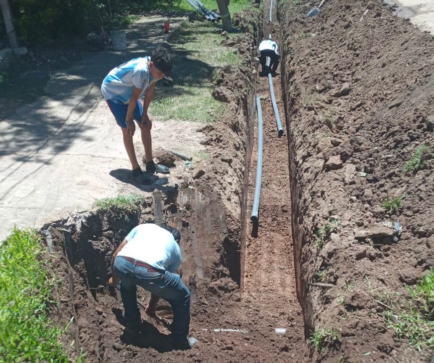BARRIO SANTA BÁRBARA: SAMEEP AMPLÍA LA RED DE AGUA POTABLE EN FONTANA