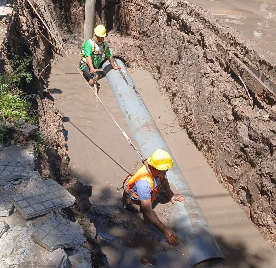 TRAS EL PEDIDO DEL GOBERNADOR ZDERO,  SAMEEP AVANZA EN LA REPARACIÓN DEL SOCAVÓN EN DON BOSCO Y LÓPEZ Y PLANES