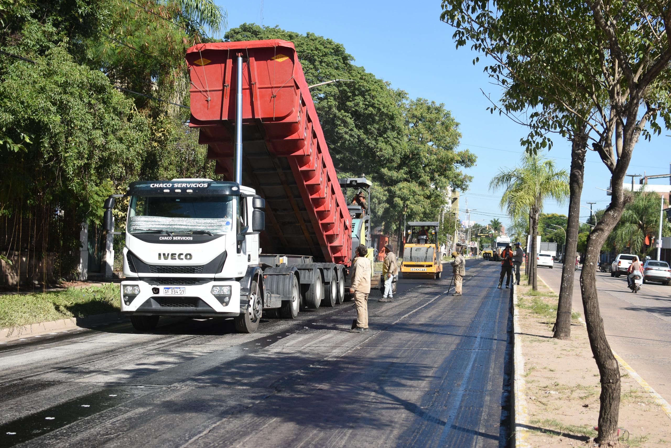 EL GOBERNADOR ZDERO SUPERVISÓ LOS AVANCES EN LA REPAVIMENTACIÓN DE LA AVENIDA 9 DE JULIO