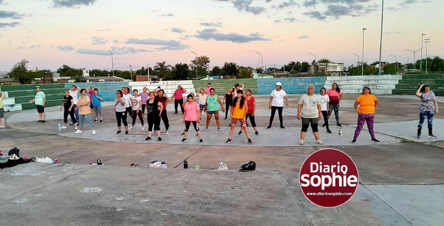 EL INSTITUTO DEL DEPORTE CHAQUEÑO CONTINÚA CON SUS CLASES EN EL PARQUE URBANO TIRO FEDERAL