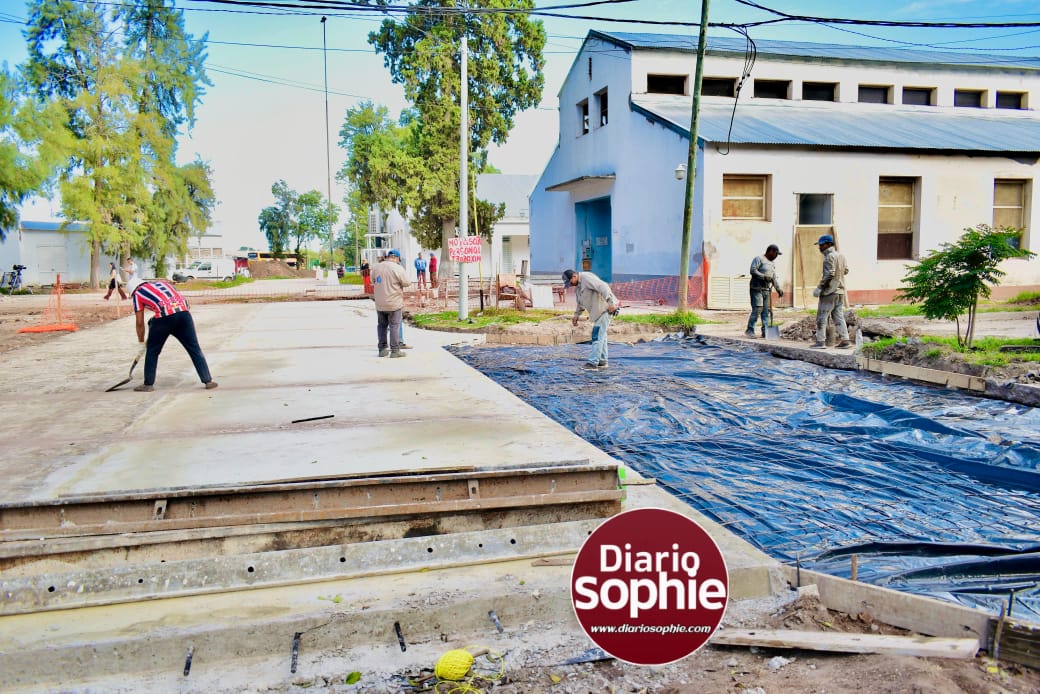 GRAL. SAN MARTÍN: EL GOBERNADOR ZDERO CONSTATÓ EL AVANCE DE OBRAS DEL HOSPITAL “FÉLIX A. PÉRTILE” Y ENTREGÓ UNA AMBULANCIA