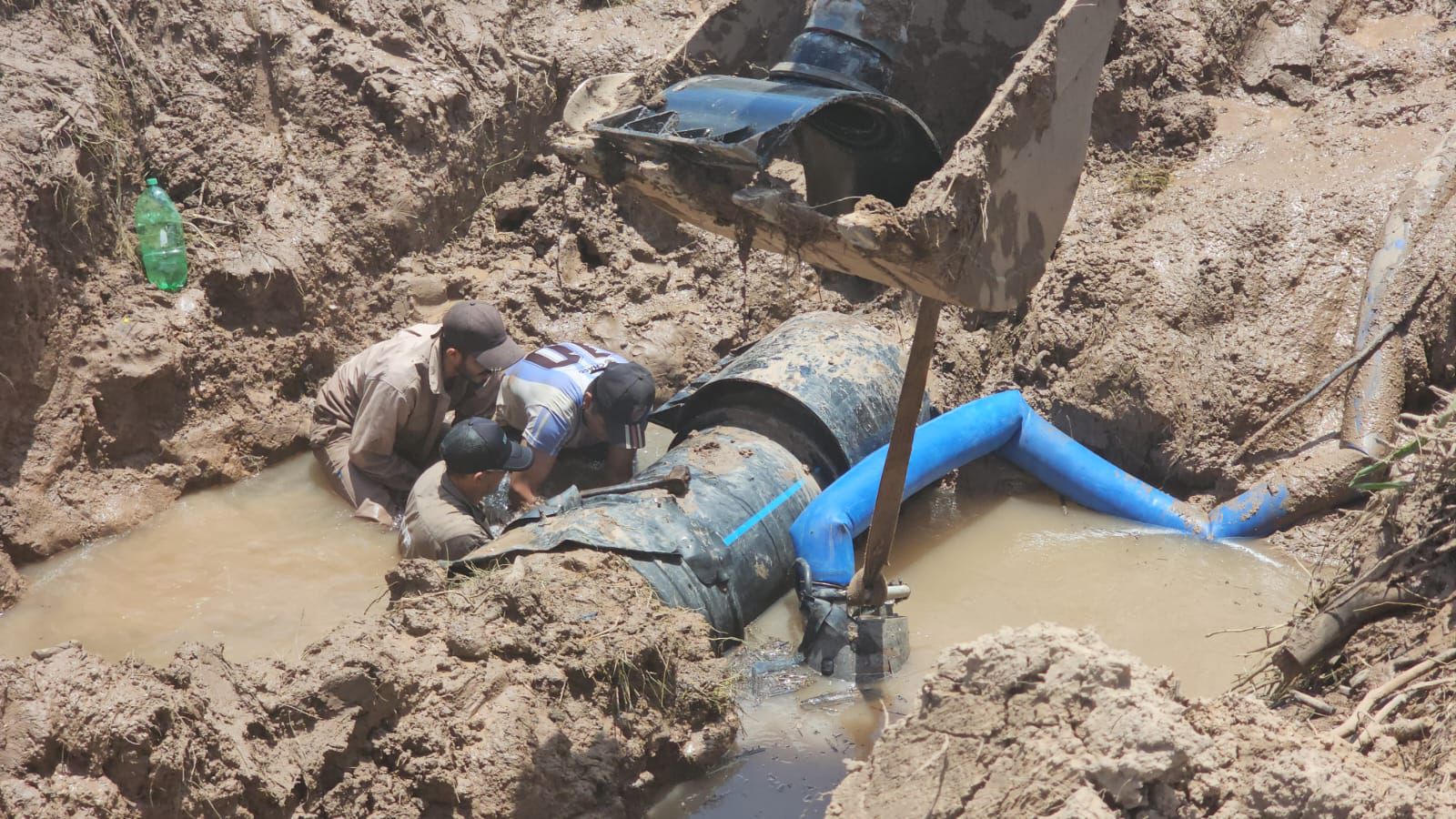 RESTABLECEN EL SERVICIO DE AGUA EN CASTELLI Y EN LOCALIDADES ALEDAÑAS
