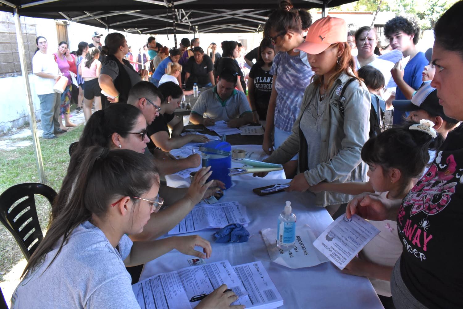 BARRIO GÜIRALDES: MÁS DE 300 VECINOS FUERON ATENDIDOS DURANTE EL OPERATIVO DE ABORDAJE TERRITORIAL