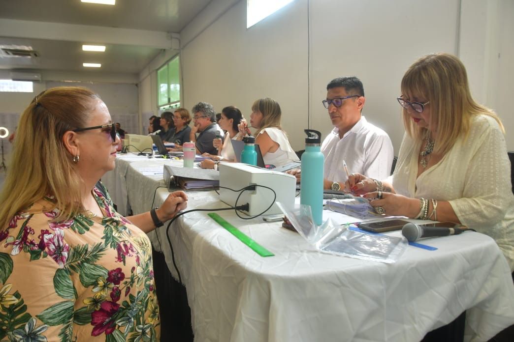 5000 DOCENTES PRIMARIOS PARTICIPAN DE LOS ACTOS DE OFRECIMIENTO DE CARGOS PARA EL CICLO 2026