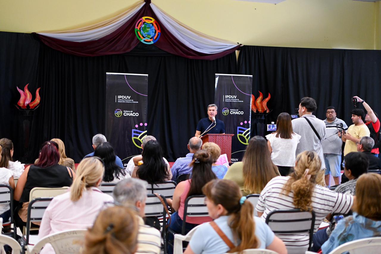 SUEÑO COMPLETO EN VILLA ÁNGELA: ZDERO ENTREGÓ TÍTULOS DE PROPIEDAD A FAMILIAS QUE ESPERARON POR DÉCADAS