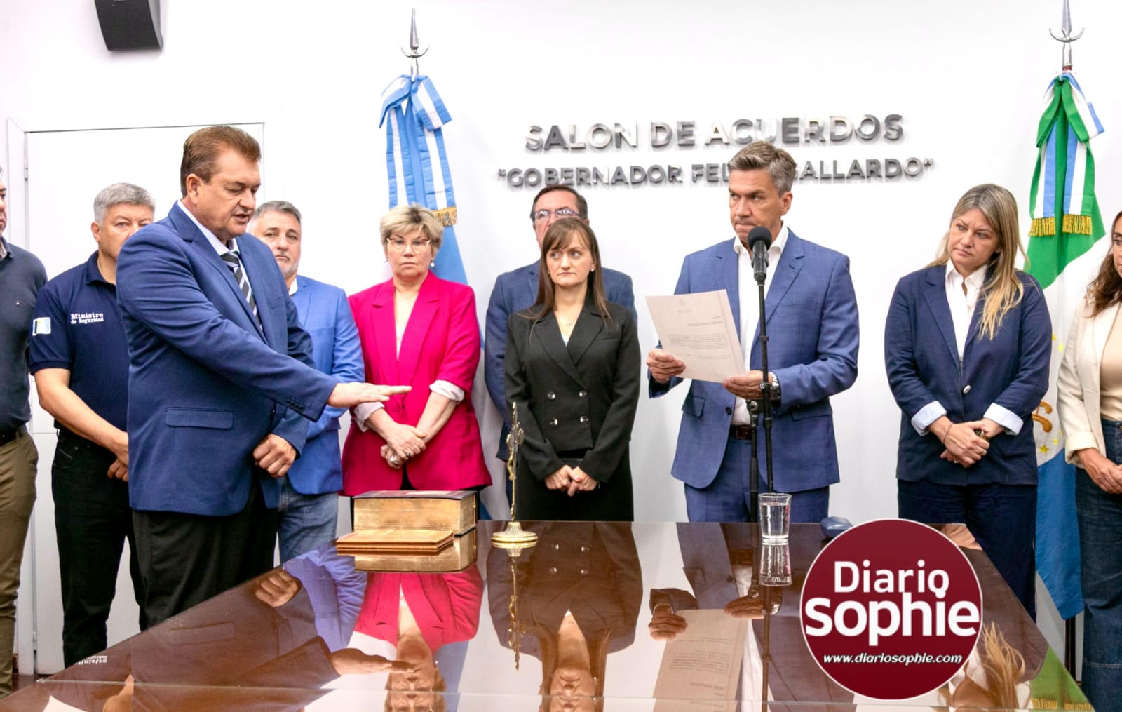 EL GOBERNADOR ZDERO TOMÓ JURAMENTO A OSCAR DUDIK COMO MINISTRO DE LA PRODUCCIÓN Y DESARROLLO SOSTENIBLE DEL CHACO