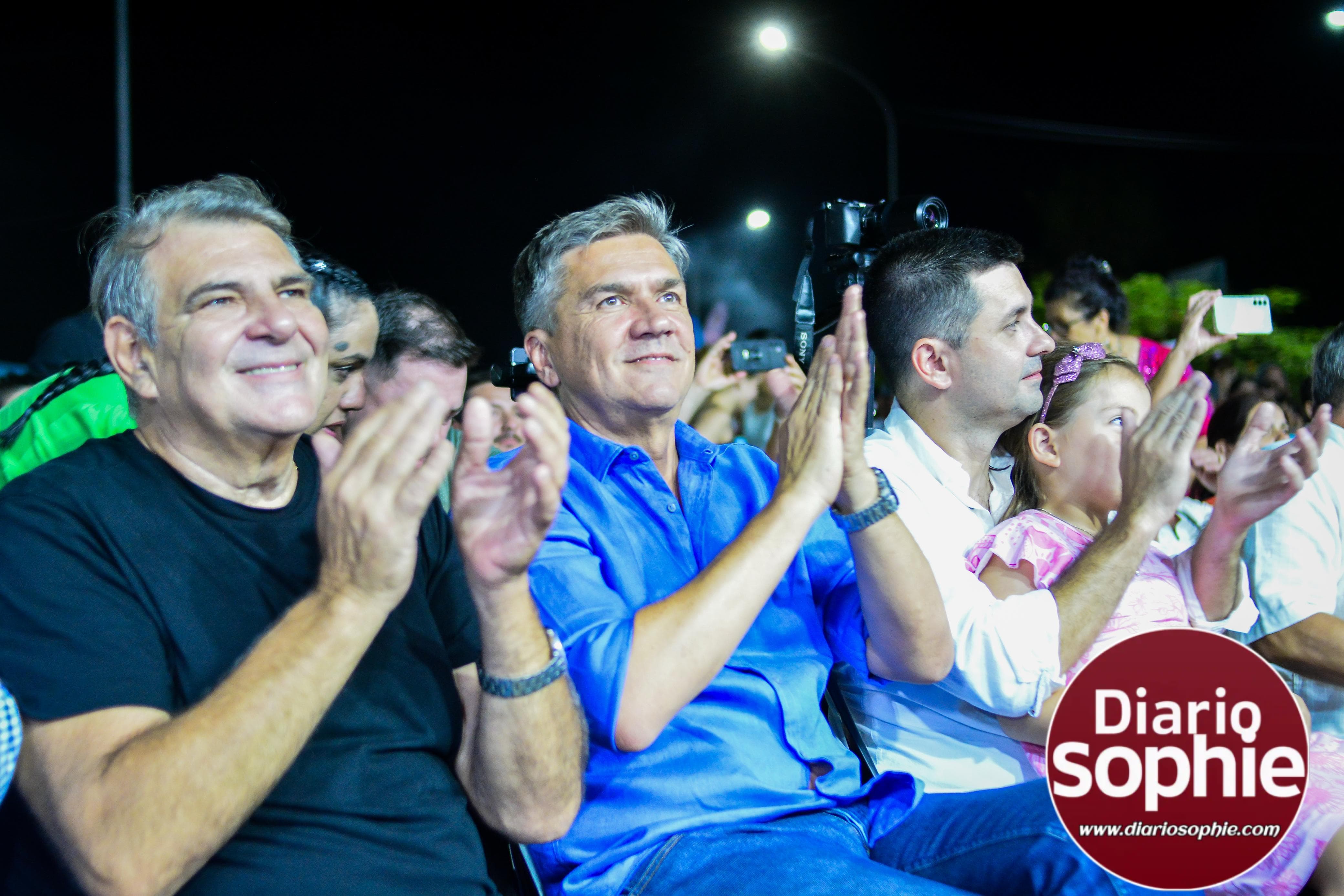 ESTA NOCHE PASADA: EL GOBERNADOR ZDERO ACOMPAÑÓ EL INICIO DEL 113° ANIVERSARIO DE SÁENZ PEÑA