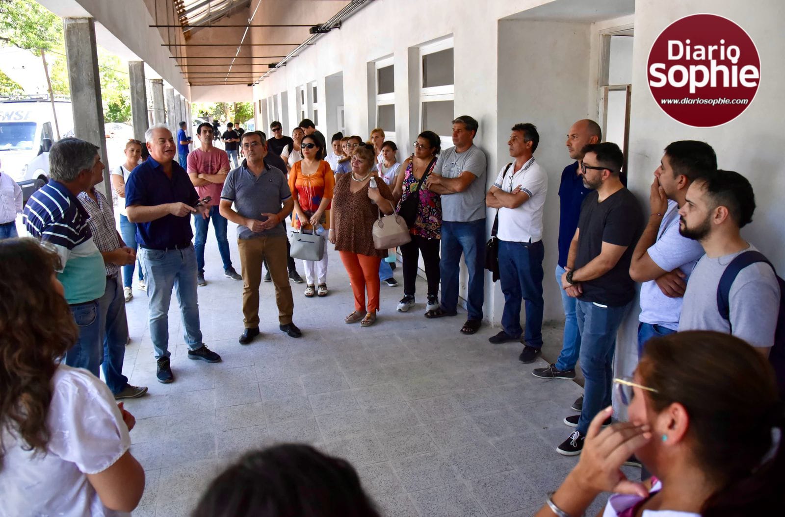 COLONIA BENÍTEZ: EL GOBIERNO PROVINCIAL ESTUVO JUNTO A LA COMUNIDAD EDUCATIVA Y CONSTATÓ EL AVANCE DE OBRAS EN LA E.E.P. N.º 10