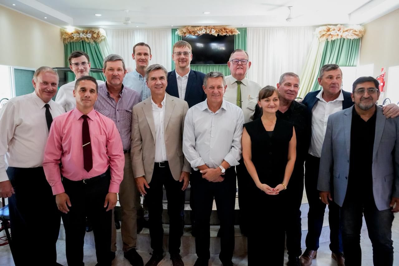 EN CHARATA, EL GOBERNADOR ZDERO ACOMPA&Ntilde;&Oacute; EL 90� ANIVERSARIO DE LA IGLESIA EVANG&Eacute;LICA EN PAMPA SOMMER
