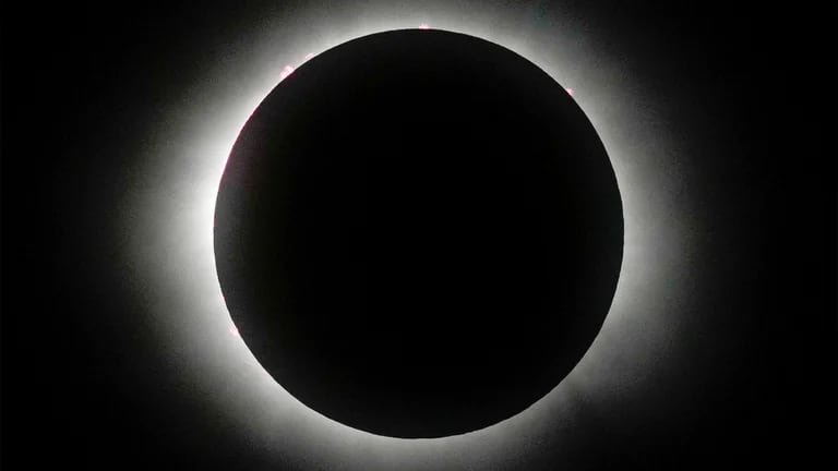 Eclipse solar total: el fenómeno astronómico deslumbra en Estados Unidos