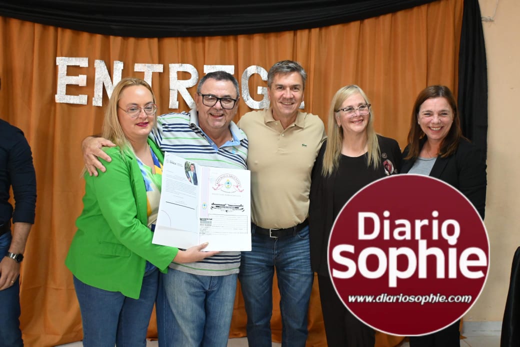 PAMPA DEL INFIERNO: EL GOBERNADOR ZDERO ENTREGÓ TÍTULOS DE PROPIEDAD Y ADJUDICACIONES DE TIERRAS FISCALES  