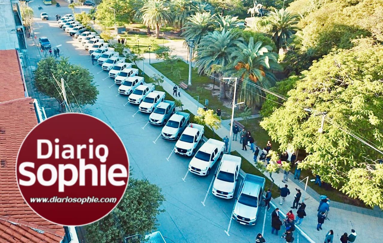 EL GOBERNADOR ZDERO PRESENTÓ CAMIONETAS CON CONECTIVIDAD SATELITAL PARA LA FISCALIZACIÓN DE BOSQUES Y MONTES CHAQUEÑOS