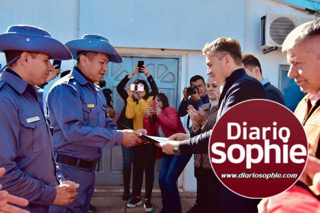PLAN INTEGRAL DE SEGURIDAD: EL GOBERNADOR ZDERO ENTREGÓ UN NUEVO VEHÍCULO PARA EL DESTACAMENTO RURAL “LA CHIQUITA” DE SÁENZ PEÑA