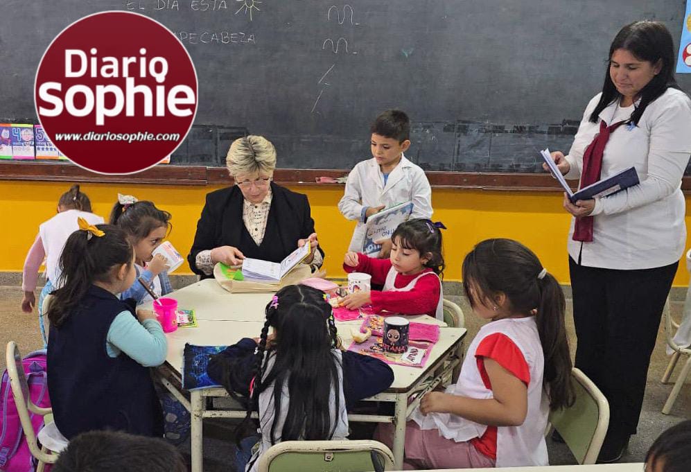 IMPULSO HISTÓRICO A LA LECTURA ESCOLAR: MÁS DE 300 MIL LIBROS DE 