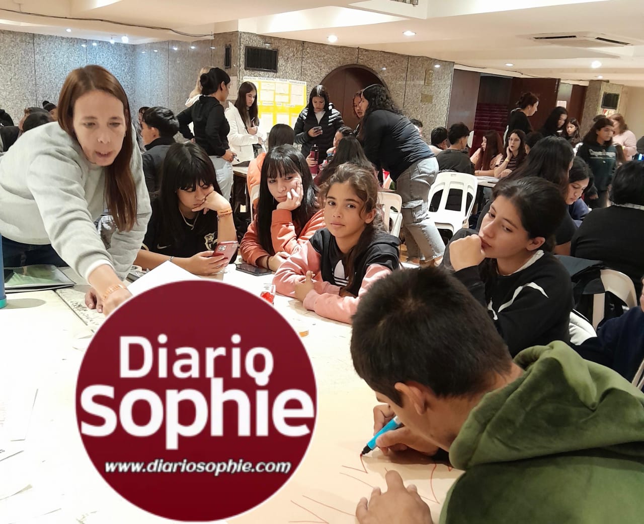 ESTUDIANTES CHAQUEÑOS REPRESENTARON A SUS COOPERATIVAS ESCOLARES EN UN ENCUENTRO NACIONAL