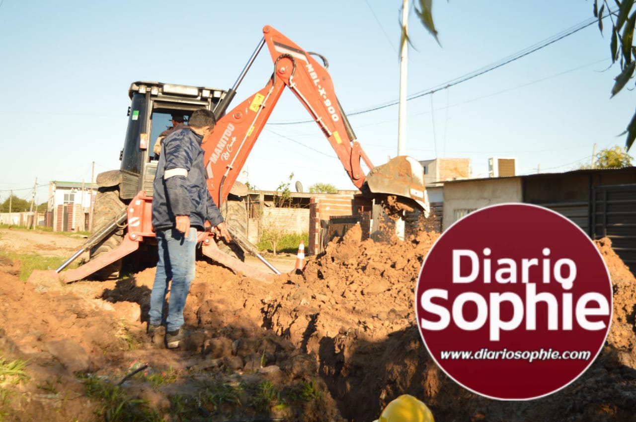 RESISTENCIA: A PASO FIRME, SAMEEP AVANZA CON LA EXTENSIÓN DE RED DE AGUA POTABLE EN LOS BARRIOS SAN ANTONIO Y EDISON