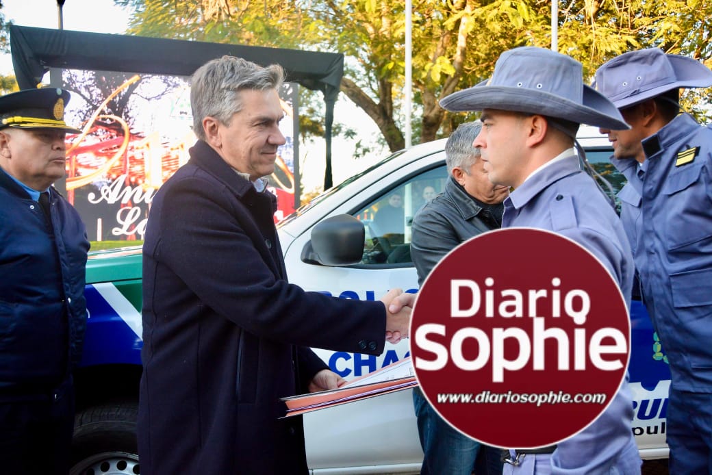 EL GOBERNADOR ZDERO ACOMPAÑÓ EL 113° ANIVERSARIO DE LAPACHITO Y ENTREGÓ UN PATRULLERO PARA LA POLICÍA RURAL