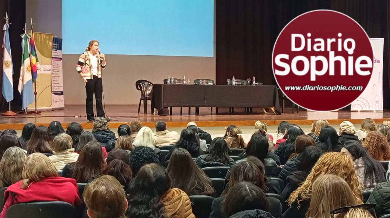 PROGRAMA APRENDO LEYENDO: EN SÁENZ PEÑA, DIRECTORES Y SUPERVISORES DE ESCUELAS PRIMARIAS PARTICIPARON DE ENCUENTRO DE CAPACITACIÓN