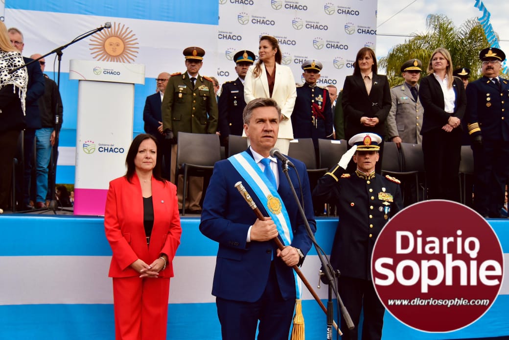 TRES ISLETAS: EL GOBERNADOR ZDERO ACOMPAÑÓ EL ACTO CENTRAL POR EL DÍA DE LA INDEPENDENCIA ARGENTINA