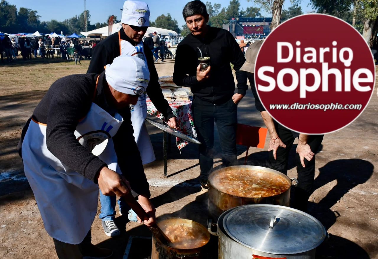 ESTE FIN DE SEMANA: SANTA SYLVINA CELEBRÓ LA 9NA. FIESTA DEL LOCRO Y LA ARGENTINIDAD CON MÁS DE 12 MIL PERSONAS