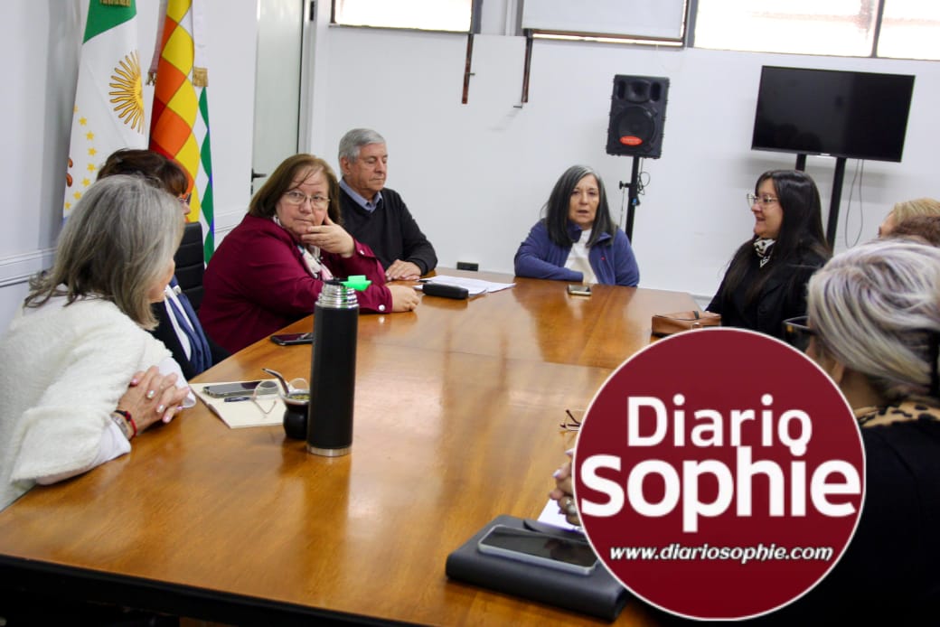 AUTORIDADES DE EDUCACIÓN AGRADECIERON EL TRABAJO DE LA JUNTA ELECTORAL DOCENTE Y DE LA JUNTA AD HOC
