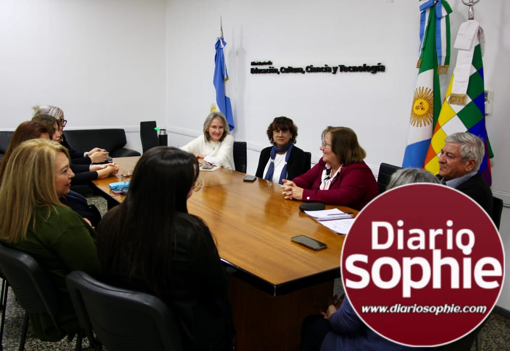 AUTORIDADES DE EDUCACIÓN AGRADECIERON EL TRABAJO DE LA JUNTA ELECTORAL DOCENTE Y DE LA JUNTA AD HOC