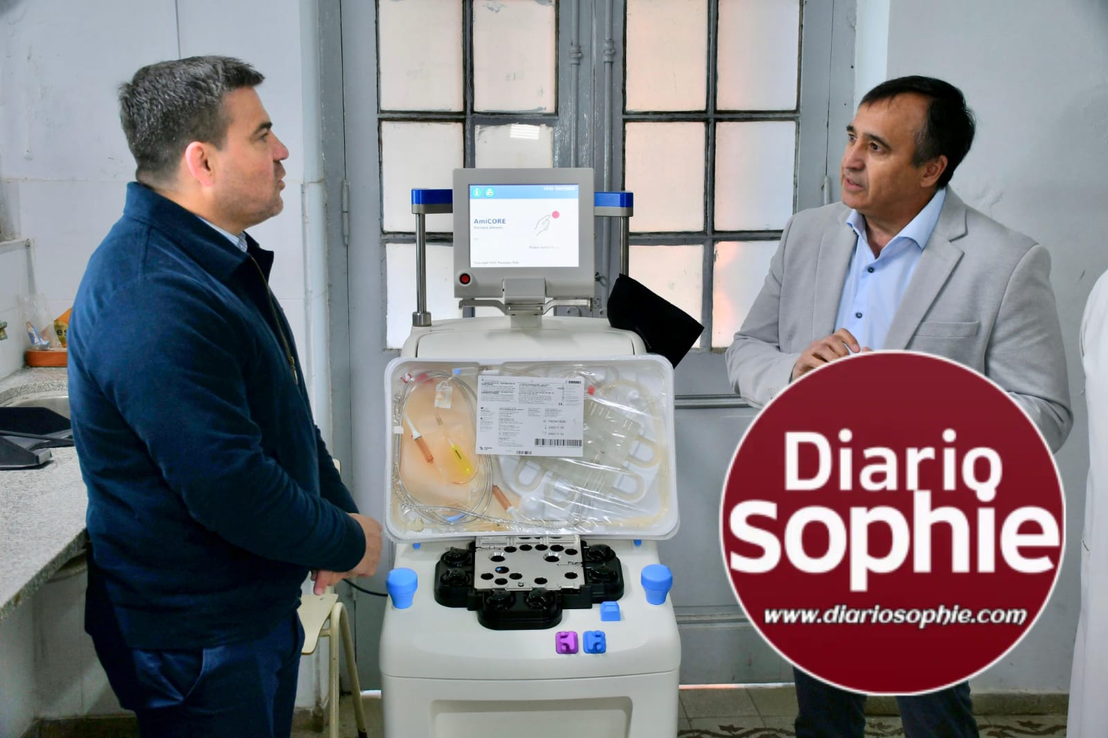 HOSPITAL PERRANDO: EL MINISTRO RODRÍGUEZ DESTACÓ EL SALTO DE CALIDAD CON EL NUEVO EQUIPO DE EXTRACCIÓN DE PLAQUETAS