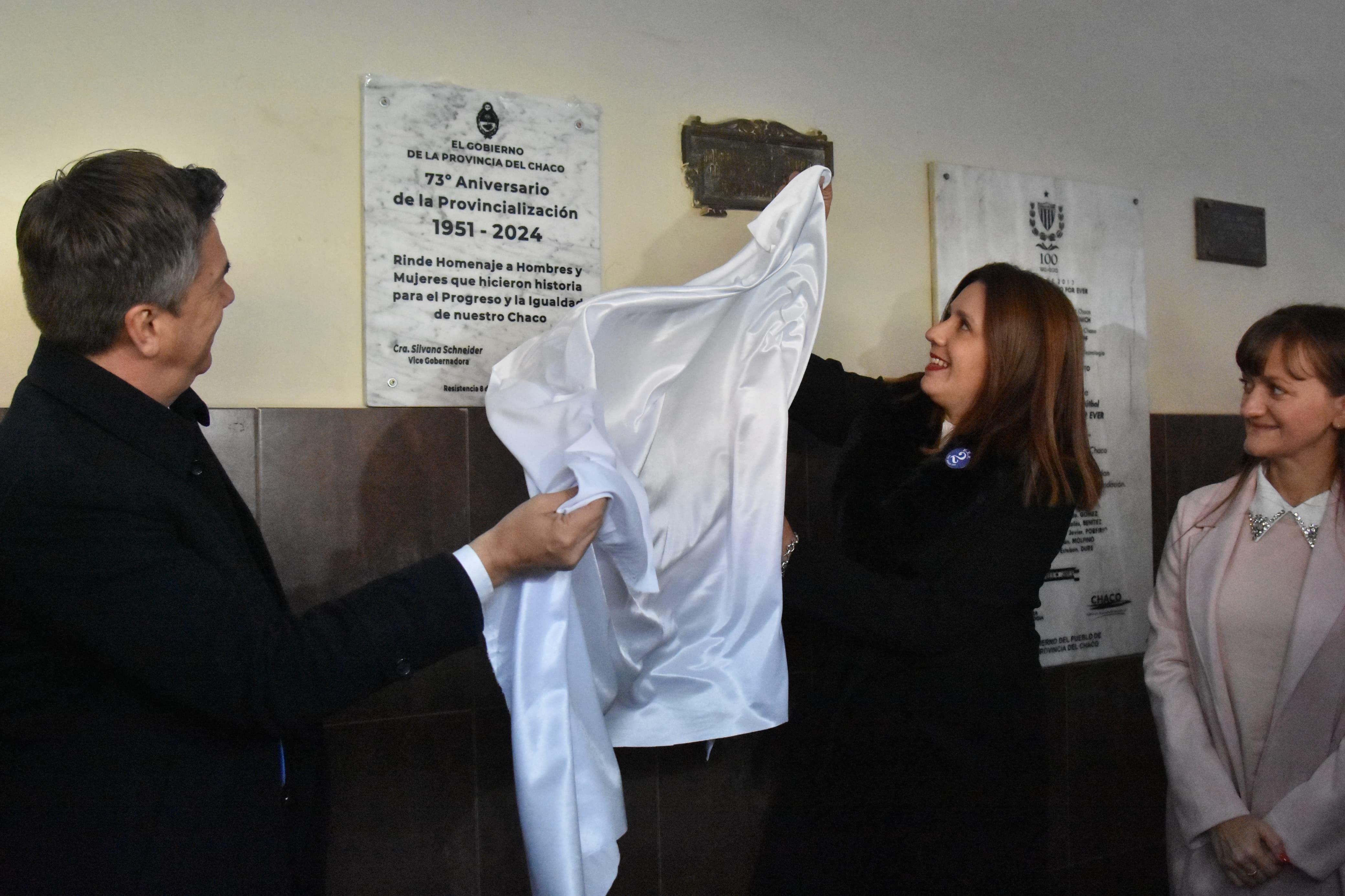 73° ANIVERSARIO DE LA PROVINCIALIZACIÓN: ALUMNOS DE 4° GRADO PROMETIERON LEALTAD A LA BANDERA DEL CHACO