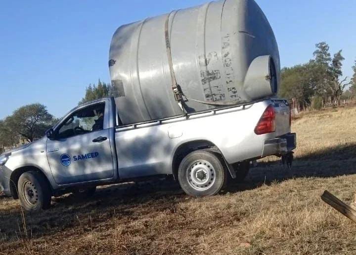 VILLA ÁNGELA: SAMEEP INSTALÓ UN TANQUE DE AGUA POTABLE, EN COLONIA “EL PASTORIL”