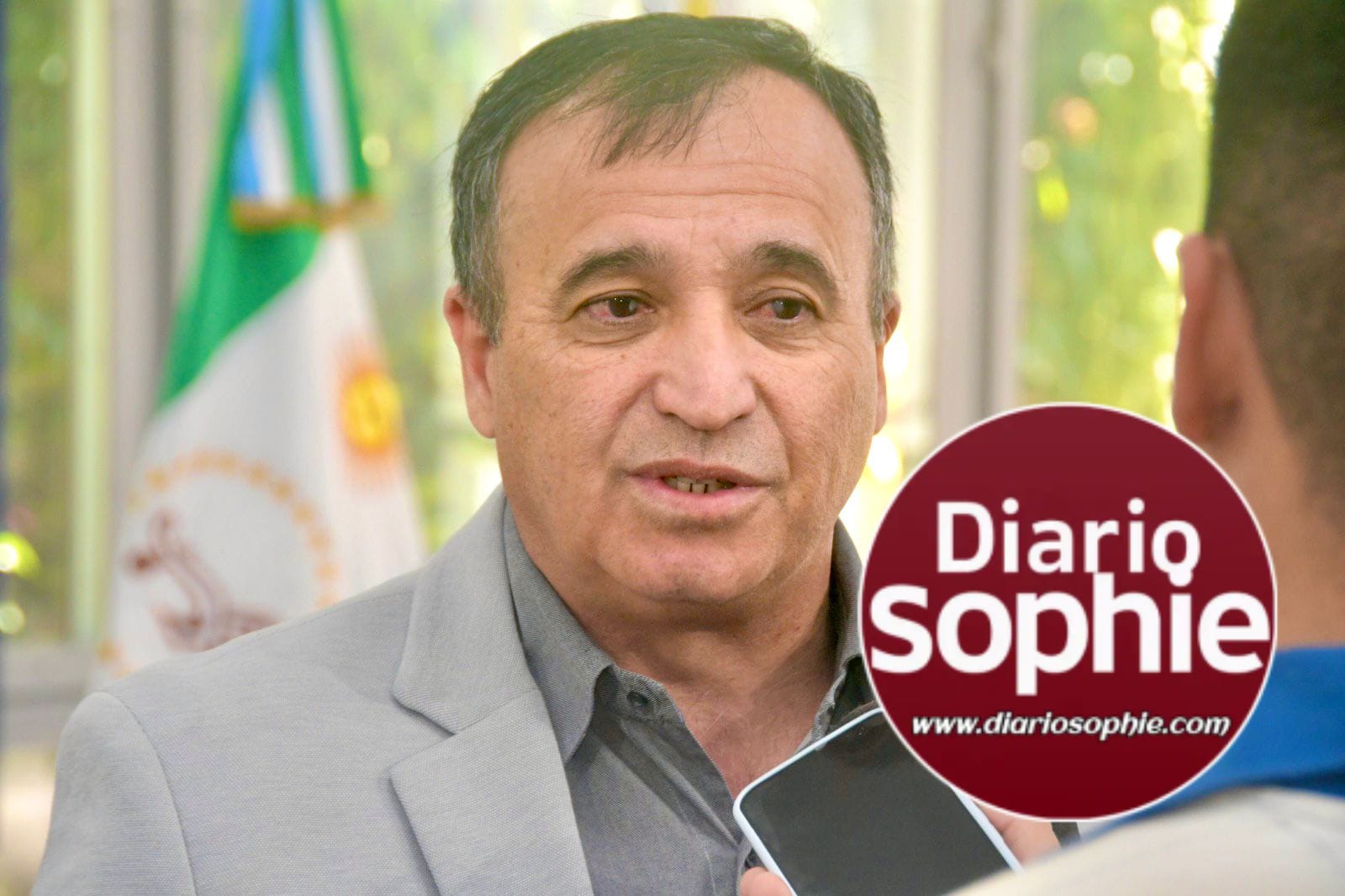 RESIDENTES: “DEBEN CUMPLIR UN CUARTO AÑO OBLIGATORIO DE SERVICIO, EN EL LUGAR QUE DETERMINE EL ESTADO”