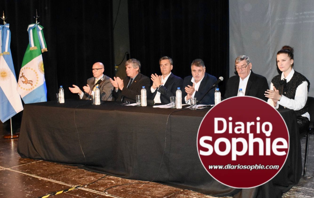 MODERNIZACIÓN CATASTRAL: EL GOBERNADOR ZDERO ENCABEZÓ CAPACITACIÓN Y HOMENAJE AL AGRIMENSOR CARLOS DIEZ