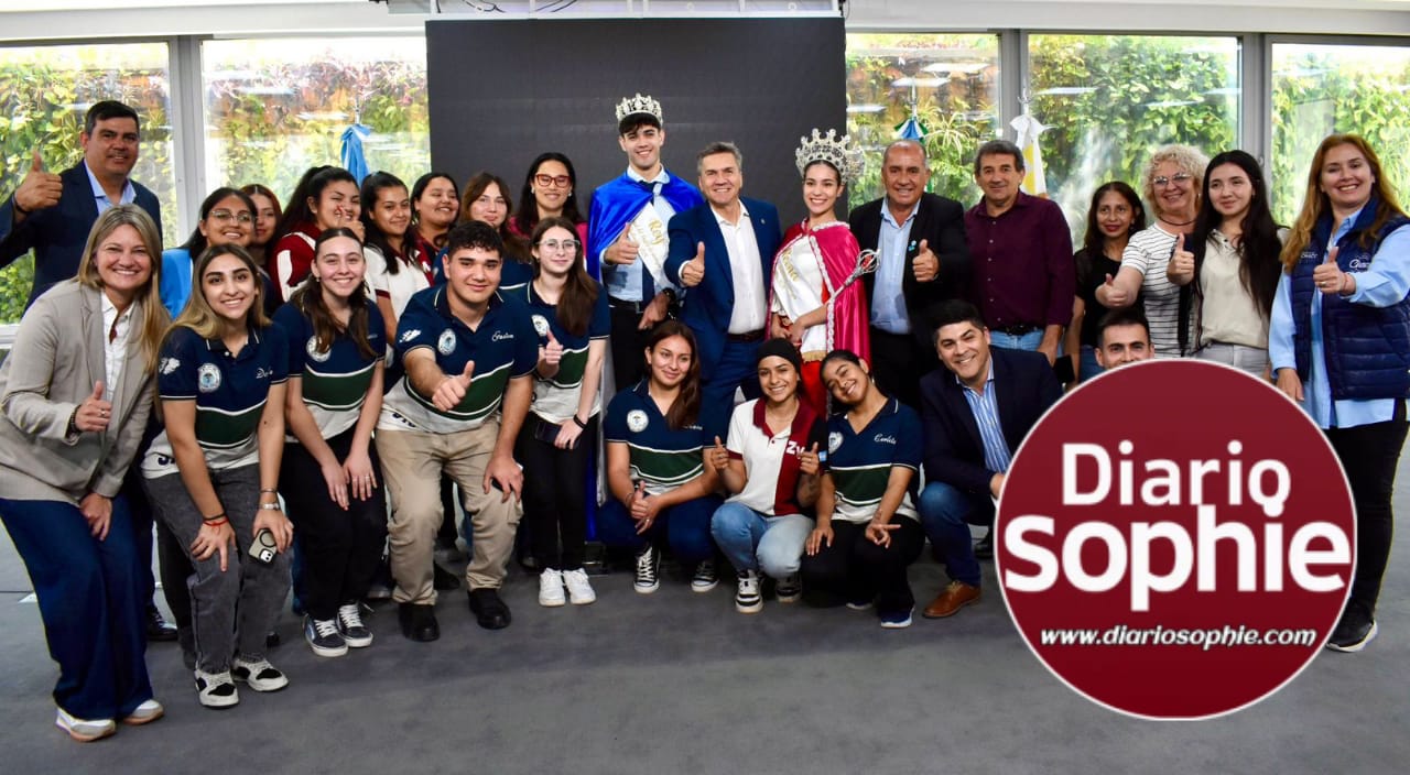 EL GOBERNADOR ZDERO ACOMPAÑÓ EL LANZAMIENTO DEL 68° DESFILE DE CARROZAS ESTUDIANTILES EN LAS BREÑAS