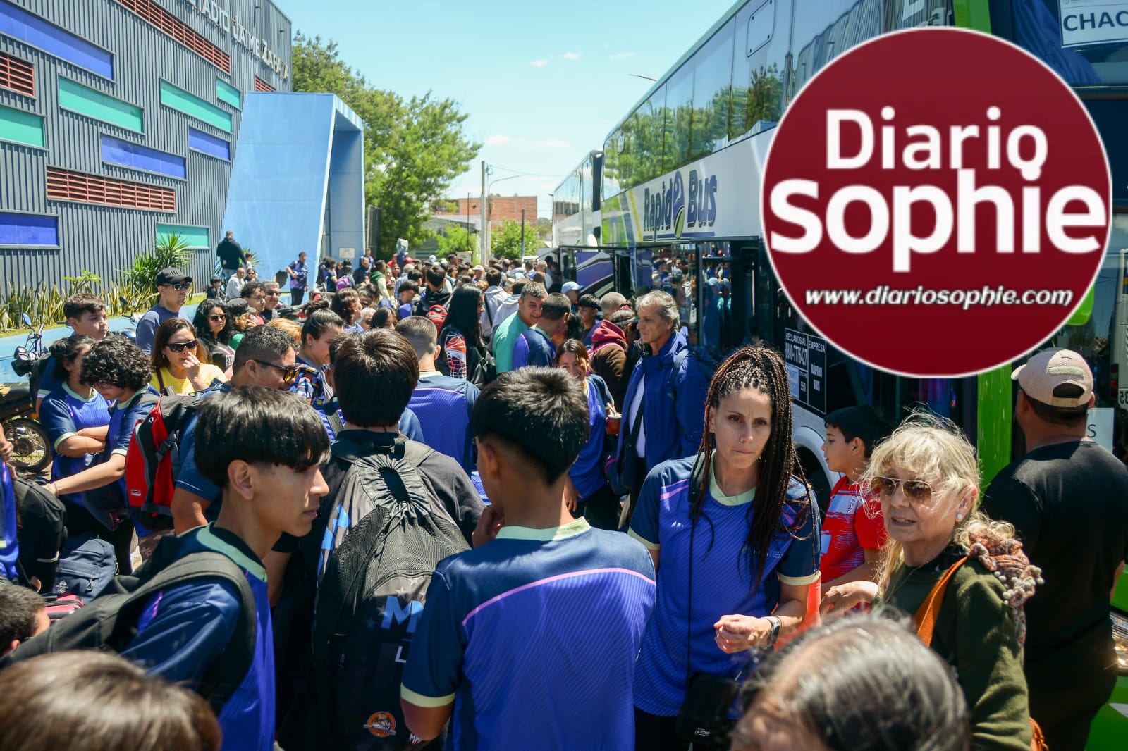ESTE DOMINGO: EL GOBERNADOR ZDERO ACOMPAÑÓ LA PARTIDA DE LA DELEGACIÓN CHAQUEÑA A MAR DEL PLATA