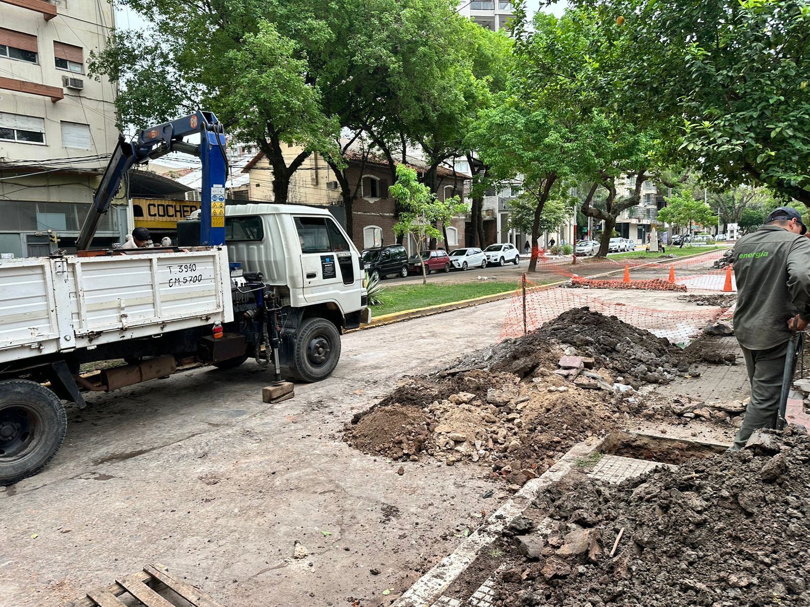 SECHEEP REEMPLAZA LÍNEA SUBTERRÁNEA PARA MEJORAR EL SERVICIO EN EL CENTRO DE RESISTENCIA