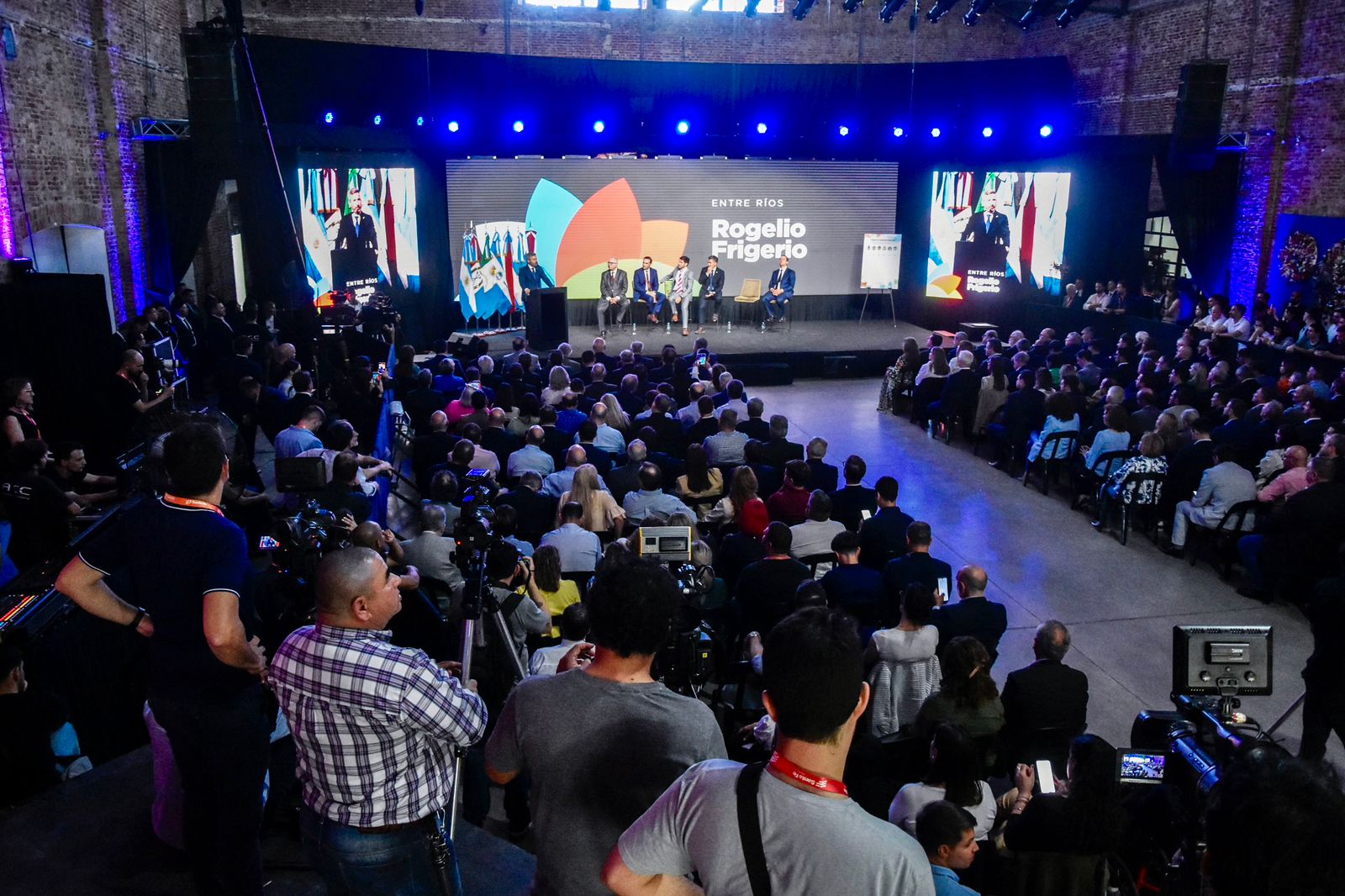 “VENIMOS A RATIFICAR NUESTRO COMPROMISO PARA EL CRECIMIENTO Y EL DESARROLLO DE LA REGIÓN LITORAL”, DIJO EL GOBERNADOR ZDERO