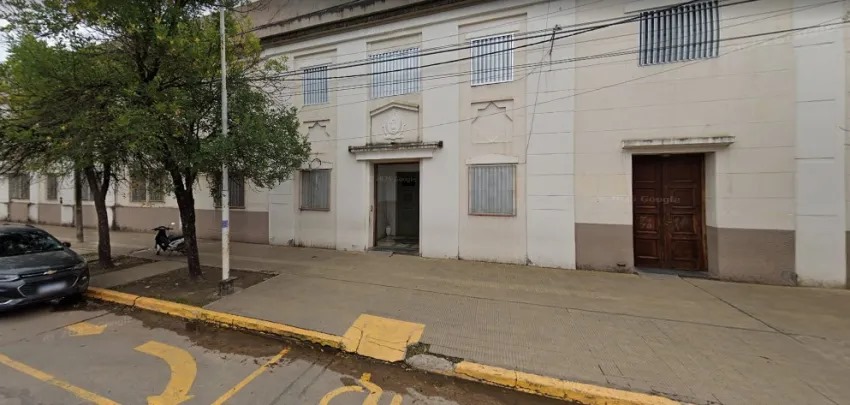 RESTRICCIÓN DIGITAL EN LAS AULAS: ESCUELA DE SÁENZ PEÑA PROHIBIRÁ EL USO DE CELULARES Y ACCESO A REDES SOCIALES DESDE MAÑANA
