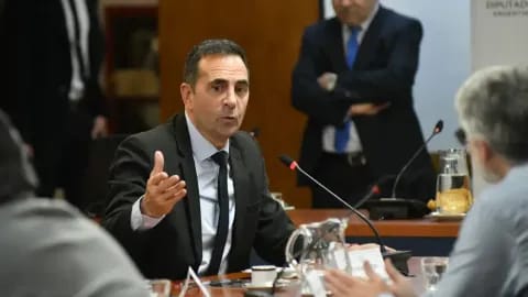 REFORMA LABORAL EN EL FOCO: EL SECRETARIO DE TRABAJO PROPUSO VINCULAR LOS AUMENTOS SALARIALES A LA PRODUCTIVIDAD.
