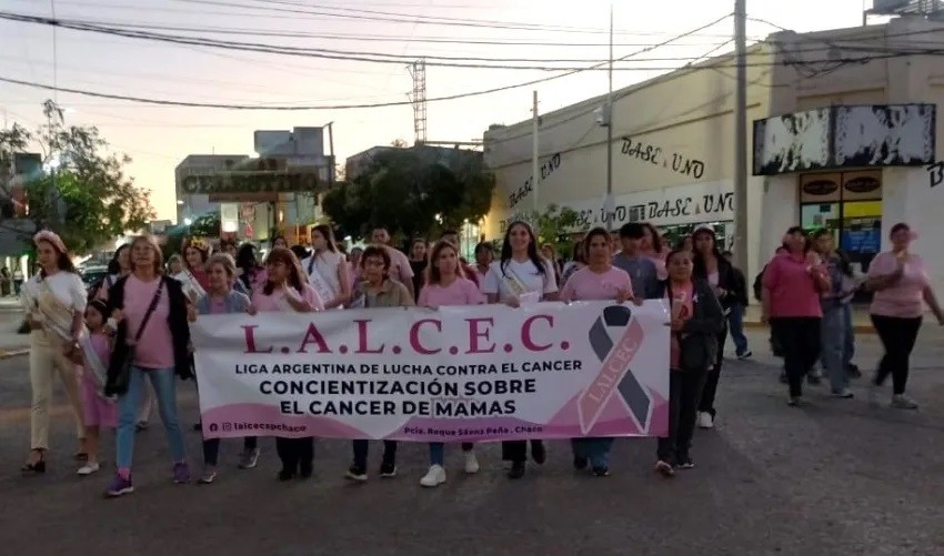 GRAN CONCURRENCIA EN LA CAMINATA ROSA DE SÁENZ PEÑA POR LA CONCIENTIZACIÓN DEL CÁNCER DE MAMA