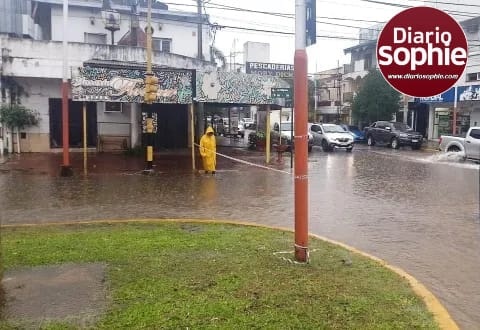 ALERTA NARANJA POR LLUVIAS INTENSAS Y POSIBLE CAÍDA DE GRANIZO EN RESISTENCIA.