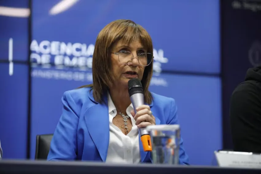 BULLRICH ACTIVÓ LA ALERTA MÁXIMA EN FRONTERAS POR LA VIOLENCIA EN RÍO DE JANEIRO