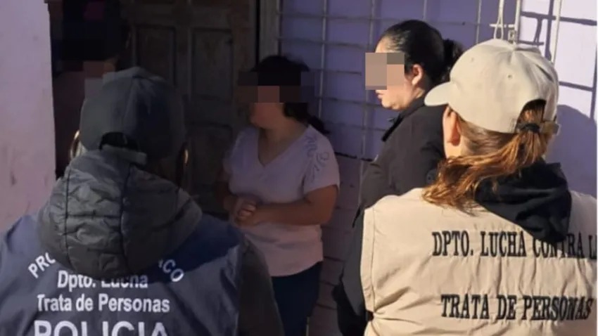UNA MUJER DENUNCIA HABER SIDO RETENIDA EN LA CASA DE UN PIQUETERO