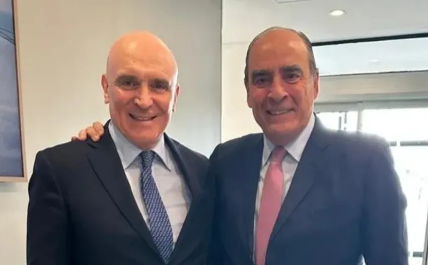 GOBIERNO DEFIENDE A ESPERT TRAS SU RENUNCIA Y RECLAMA QUE SANTILLI ENCABECE LA LISTA