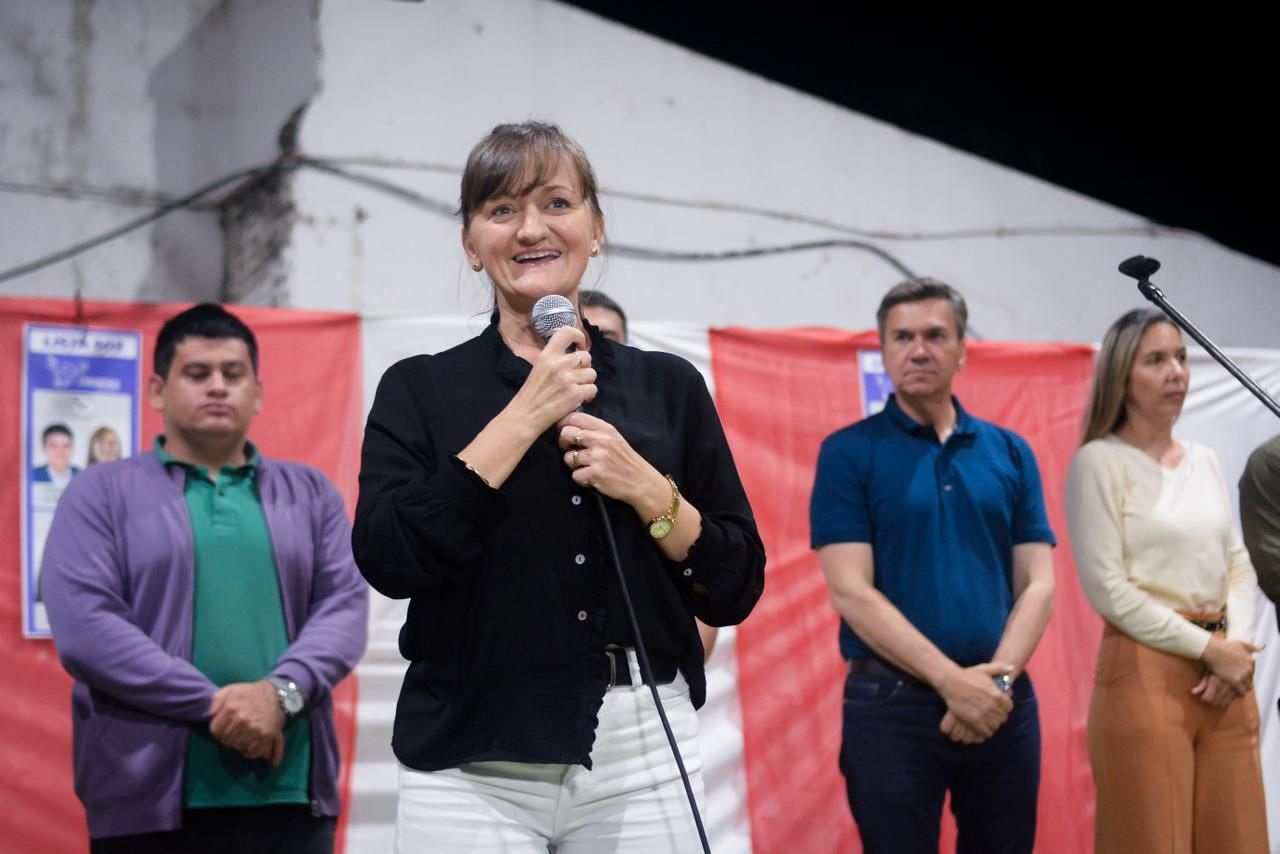 LA LEONESA: “LOS CHAQUEÑOS TENEMOS MEMORIA Y SABEMOS EL DAÑO QUE CAUSÓ EL KIRCHNERISMO”, ADVIRTIÓ SILVANA SCHNEIDER