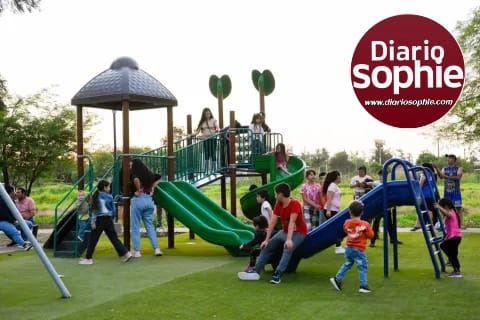 EL INTENDENTE CIPOLINI PRESENTÓ LA RENOVADA PLAZOLETA DEL BARRIO SAN MARTÍN ESTE.