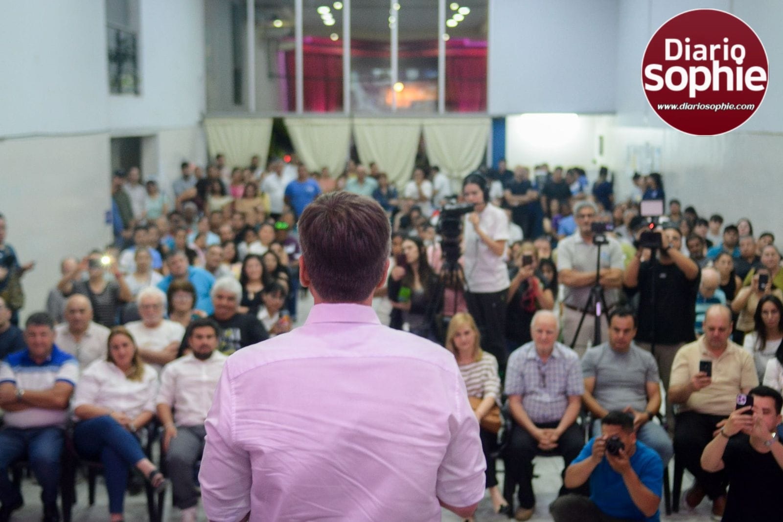 TRAS 42 AÑOS DE ESPERA: 82 FAMILIAS DE FONTANA RECIBIERON SU TÍTULO DE PROPIEDAD.