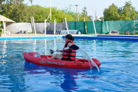 LA MUNICIPALIDAD DE SÁENZ PEÑA LANZÓ UNA ESCUELA DE INICIACIÓN AL CANOTAJE EN EL POLIDEPORTIVO.. .