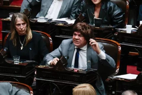 DIPUTADO ALDO LEIVA PROTAGONIZÓ UN ESCÁNDALO Y FUE DENUNCIADO TRAS GOLPEAR A UN PERIODISTA EN GENERAL SAN MARTÍN..