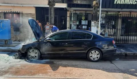 INCENDIAN EL AUTOMÓVIL DE LA PAREJA DE UN DIRIGENTE DEL GREMIO UTA EN EL BARRIO ESPAÑA.. .